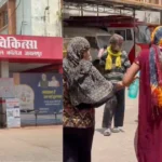Temperature in Jabalpur 45°C गर्मी में अस्पताल के बाहर परेशान लोग