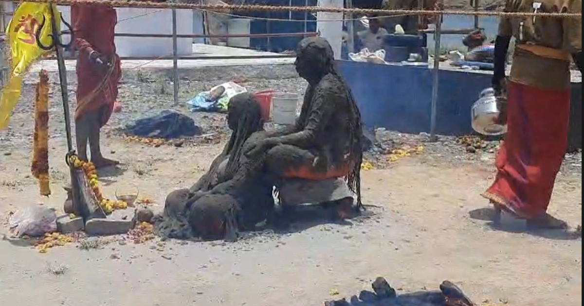 Tilwara Jabalpur में 45°C गर्मी के बीच साध्वियों की अग्नि साधना