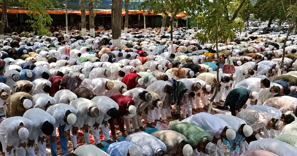 Jabalpur में Eid-ul-Adha की रौनक, मस्जिदों में अदा हुई नमाज़