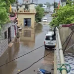 बारिश में Bharat Colony जलमग्न, घरों में घुसा नालों का गंदा पानी