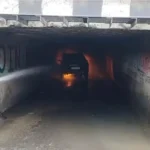 Madan Mahal Underbridge में चलती कार बनी आग का गोला, मचा हड़कंप