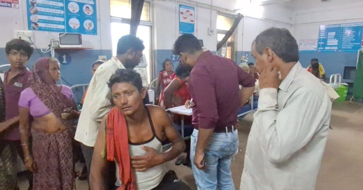 Sihora में मजदूरों से भरी Pickup पलटी, 23 घायल; चालक फरार