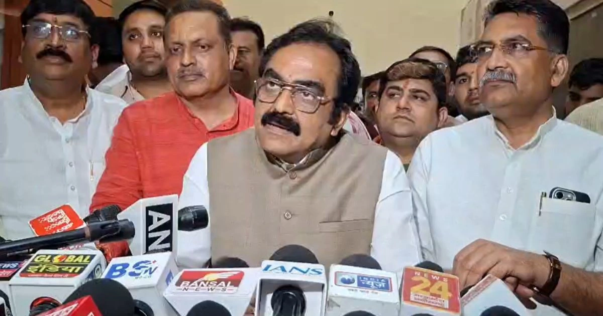 Rakesh Singh का Congress पर हमला, विकास को लेकर दिया बड़ा बयान