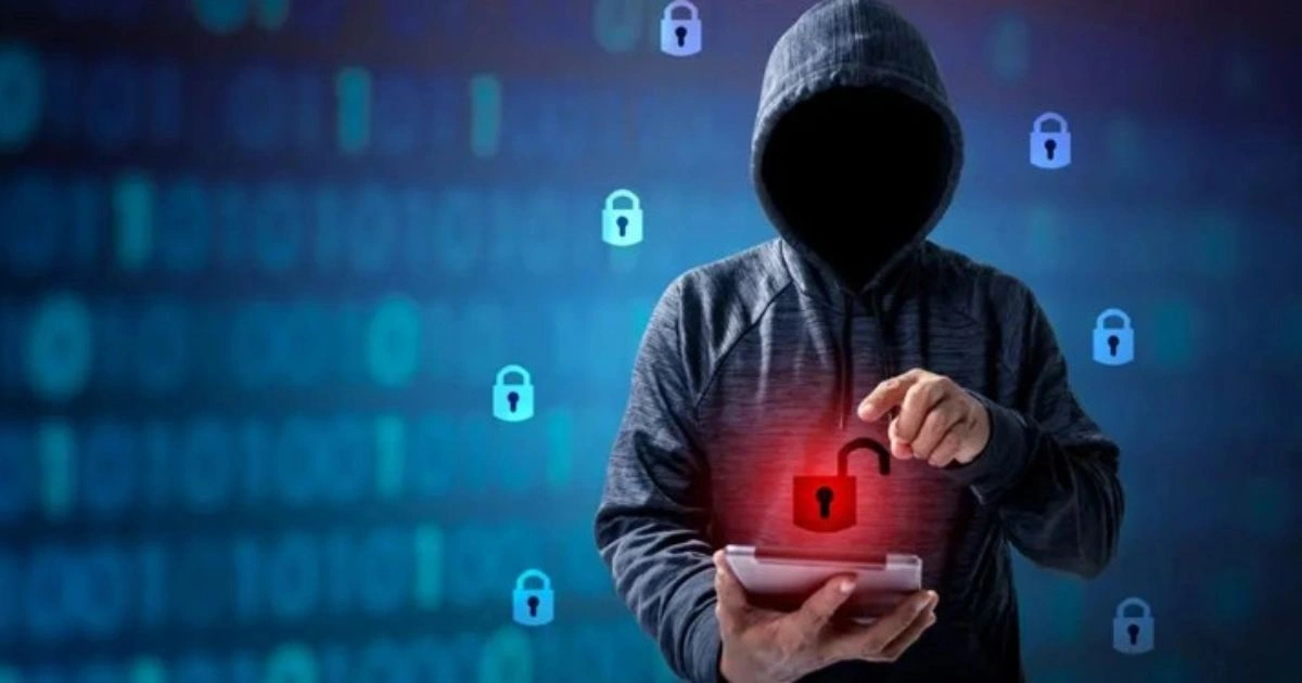 जबलपुर में WhatsApp हैक कर महिला से 15 लाख की साइबर ठगी, AI से किया ब्लैकमेल