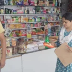 खाद्य सुरक्षा विभाग की कार्रवाई, डेयरी और किराना दुकानों से नमकीन-दलिया के पैकेट जब्त