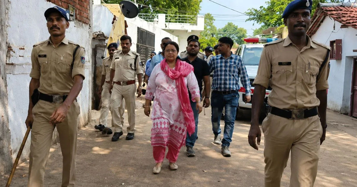 ग्वारीघाट में 7 पेटी अवैध शराब जब्त, दो आरोपी गिरफ्तार