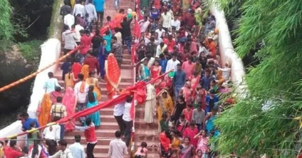 गुरु पूर्णिमा 2026: जबलपुर के मंदिरों और आश्रमों में उमड़ी श्रद्धालुओं की भीड़