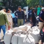 सरकारी राशन की कथित कालाबाजारी, संदिग्ध गेहूं से भरा वाहन पकड़ा गय