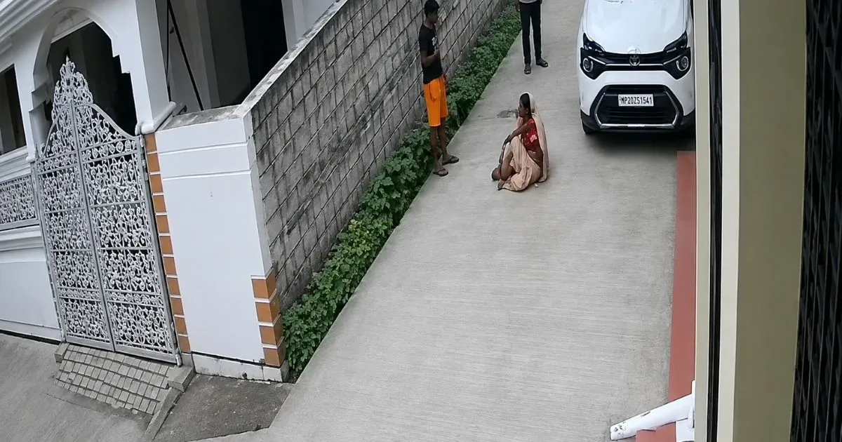 जबलपुर में 75 वर्षीय मां से मारपीट, सड़क पर घसीटने का आरोप