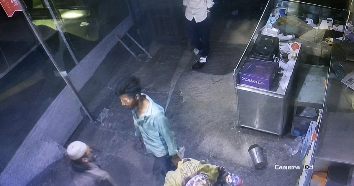 जबलपुर में दुकान में घुसकर दबंगई, पिता-पुत्र पर हमला; तोड़फोड़
