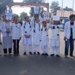 स्टाइपेंड की मांग पर नर्सिंग छात्रों का प्रदर्शन, रैली
