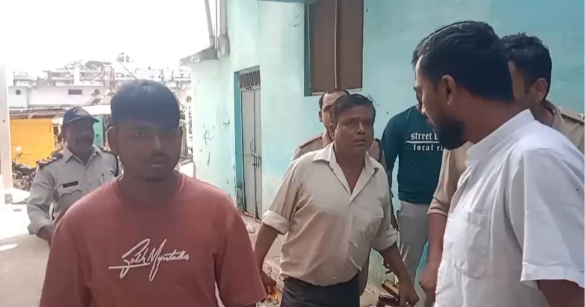 बरेला में आबकारी की दबिश, 9 पव्वे अवैध शराब बरामद