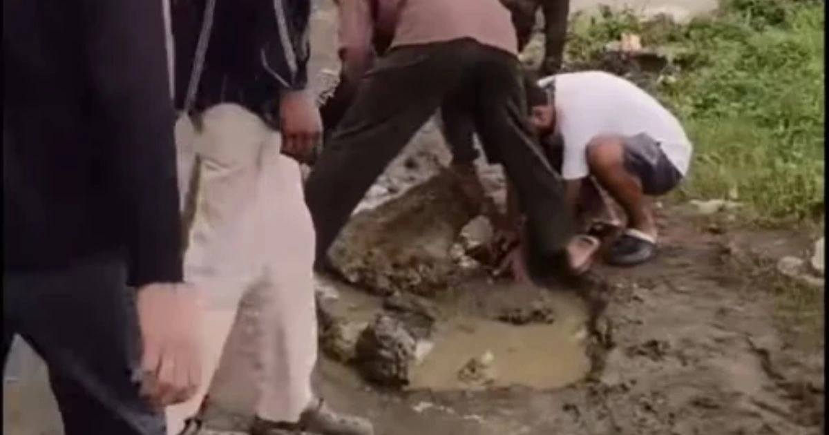 जमतरा में 10 साल से सड़क-नाली का इंतजार, लोग नाराज