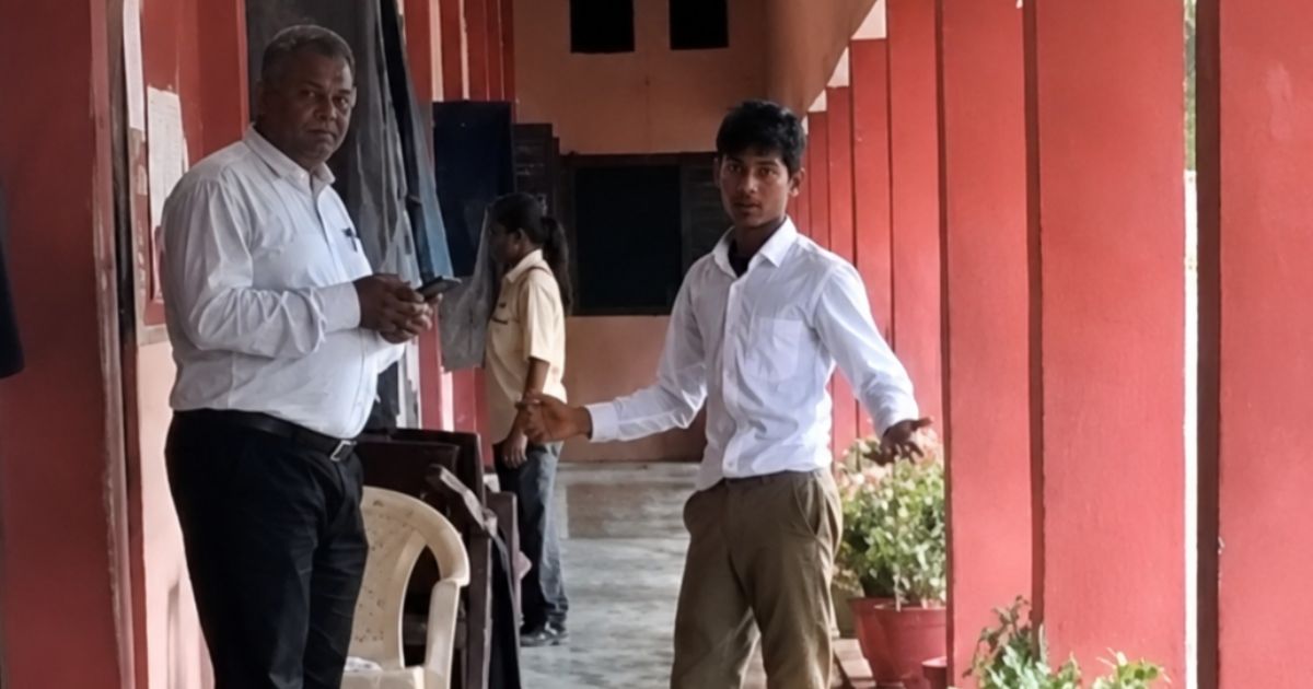 सिहोरा में प्राचार्य के सामने महिला शिक्षिका को छात्र ने दी धमकी, वीडियो वायरल