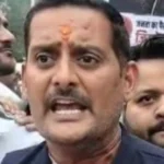 खस्ताहाल सड़कों पर कांग्रेस का ‘भ्रष्टाचार की मटकी’ प्रदर्शन