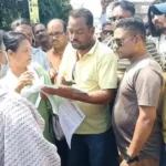 जबलपुर घंटाघर में स्कूल ऑटो संचालकों का प्रदर्शन, RTO से मांग